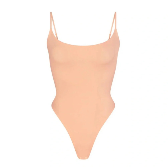 SKIMS Tops - SKIMS Fits Everyone Cami Bodysuit in Faded Nectar M